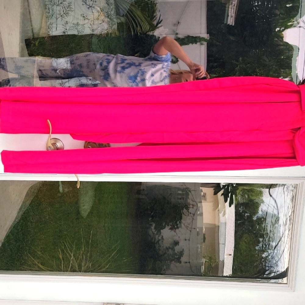 Hot pink high-rise slacks